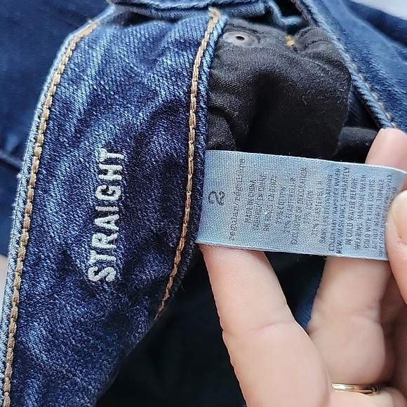 American Eagle dark wash low rise straight jeans size 2 - Picture 6 of 6